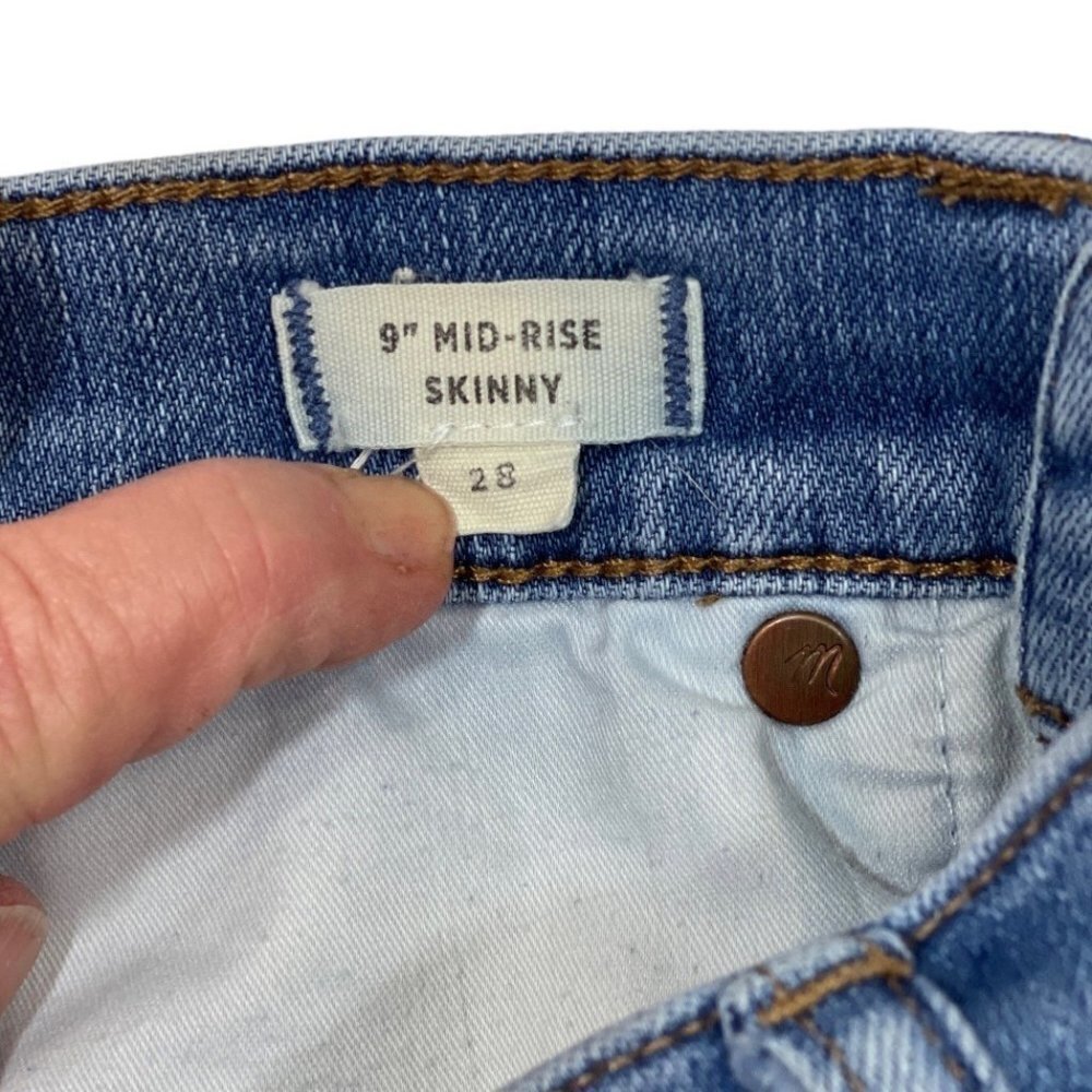 MADEWELL Cool Sexy 9" Mid-Rise Skinny Jeans Frankie Wash Torn Knee 28" Lean Legs - Picture 6 of 16